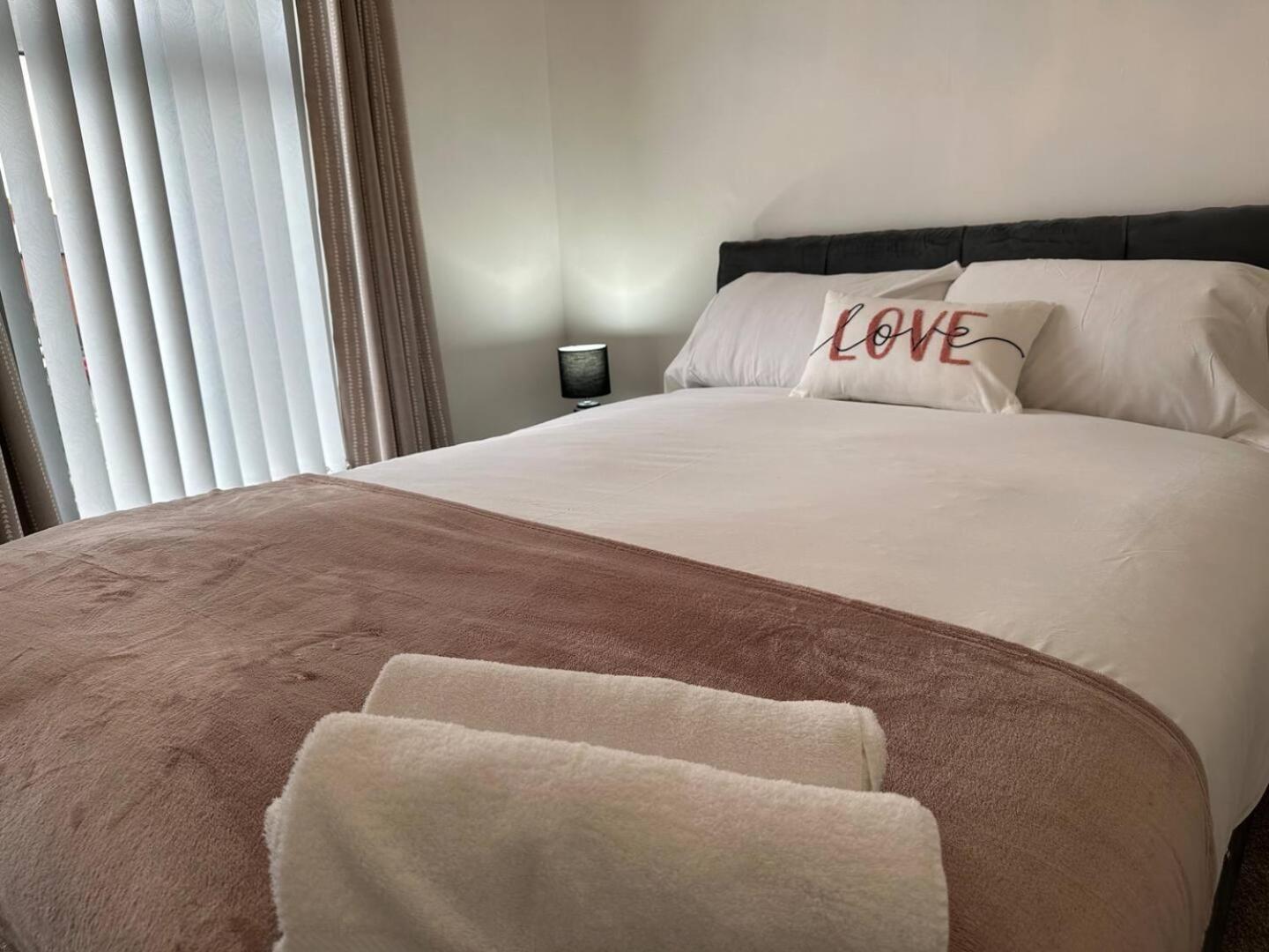 2Br Stylish Ormeau Road House Villa Belfast Bagian luar foto