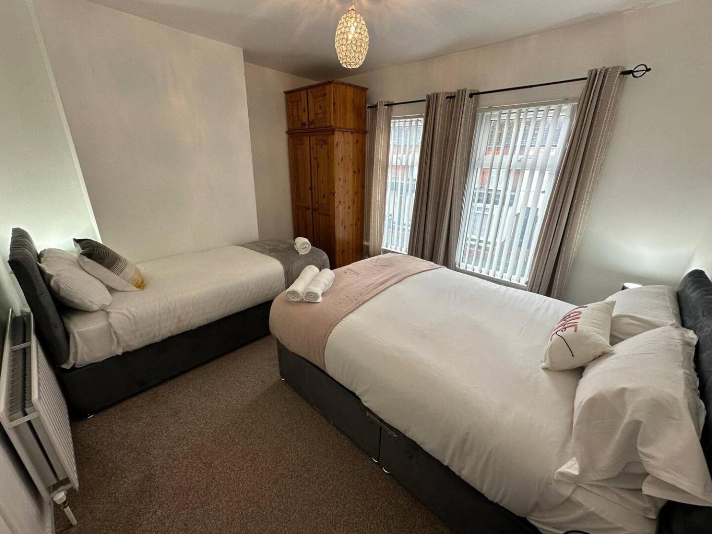 2Br Stylish Ormeau Road House Villa Belfast Bagian luar foto